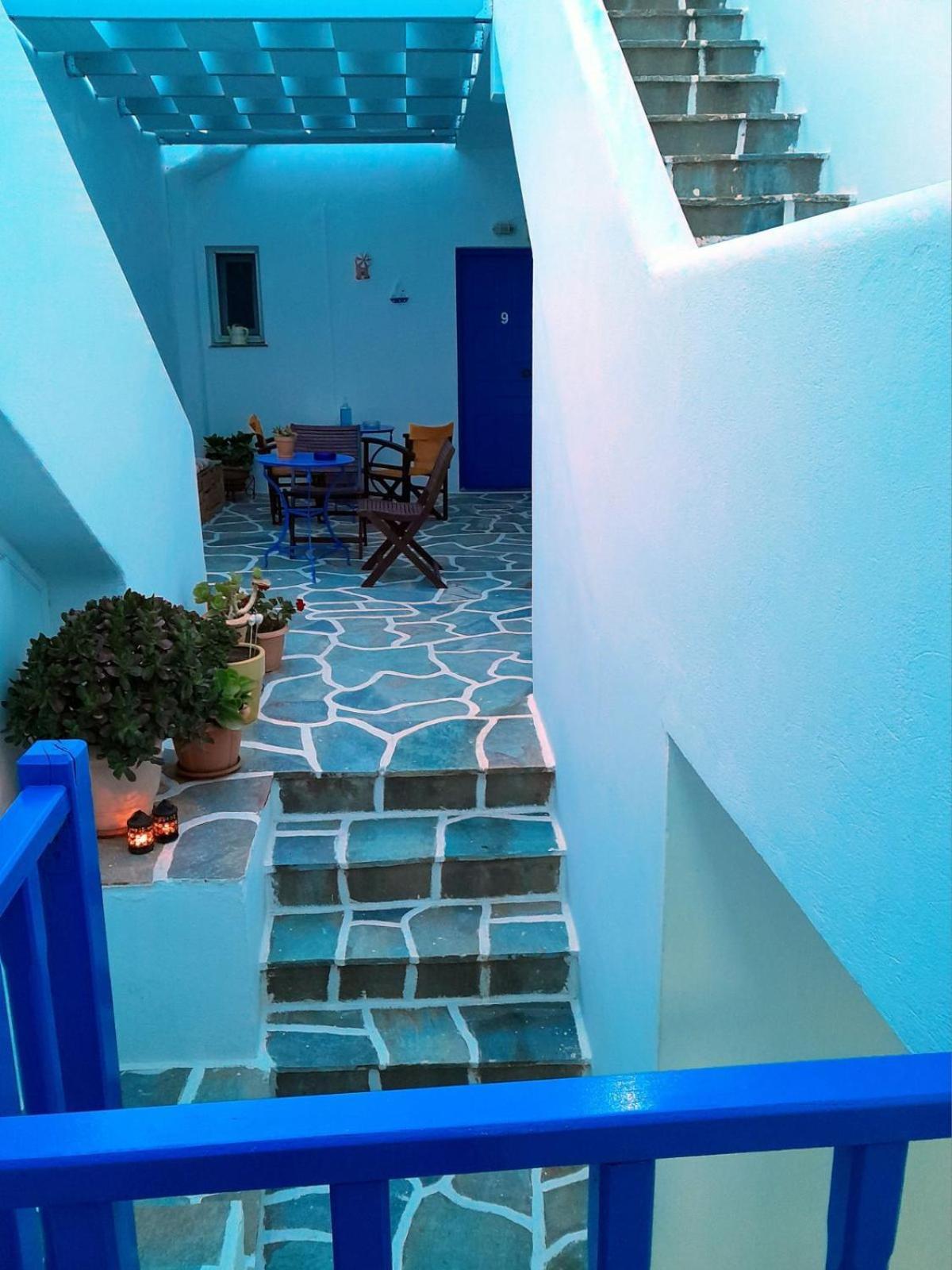 Martinos Studios, Merihas Port Kythnos Exterior photo